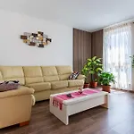 Apartment Laura Cres